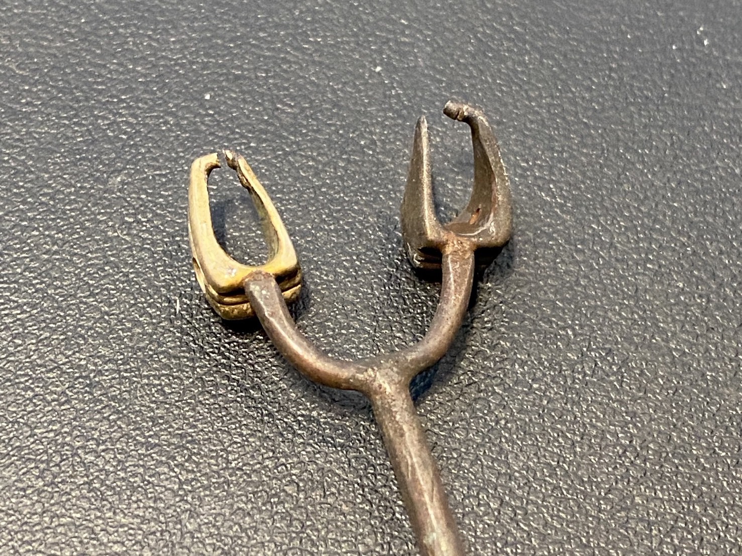 銀製擺件,銅製擺件生產案例-台灣銀飾工廠,台北銀飾工廠,新北銀飾工廠,銅飾工廠,台北銀飾生產,銅銀飾品製做,飾品鑄造,銅零件鑄造,銀零件鑄造,筆配件打版,飾品量產鑄造,擺飾專業打版,銀飾戒指生產,銀飾項鍊生產,銀飾配件訂製,銀飾工廠推薦,巧美信飾品工藝10