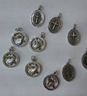 飾品工廠生產案例-台灣銀飾工廠,台北銀飾工廠,新北銀飾工廠,銅飾工廠,台北銀飾生產,銅銀飾品製做,飾品鑄造,銅零件鑄造,銀零件鑄造,筆配件打版,飾品量產鑄造,擺飾專業打版,銀飾戒指生產,銀飾項鍊生產,銀飾配件訂製,銀飾工廠推薦,巧美信飾品工藝19